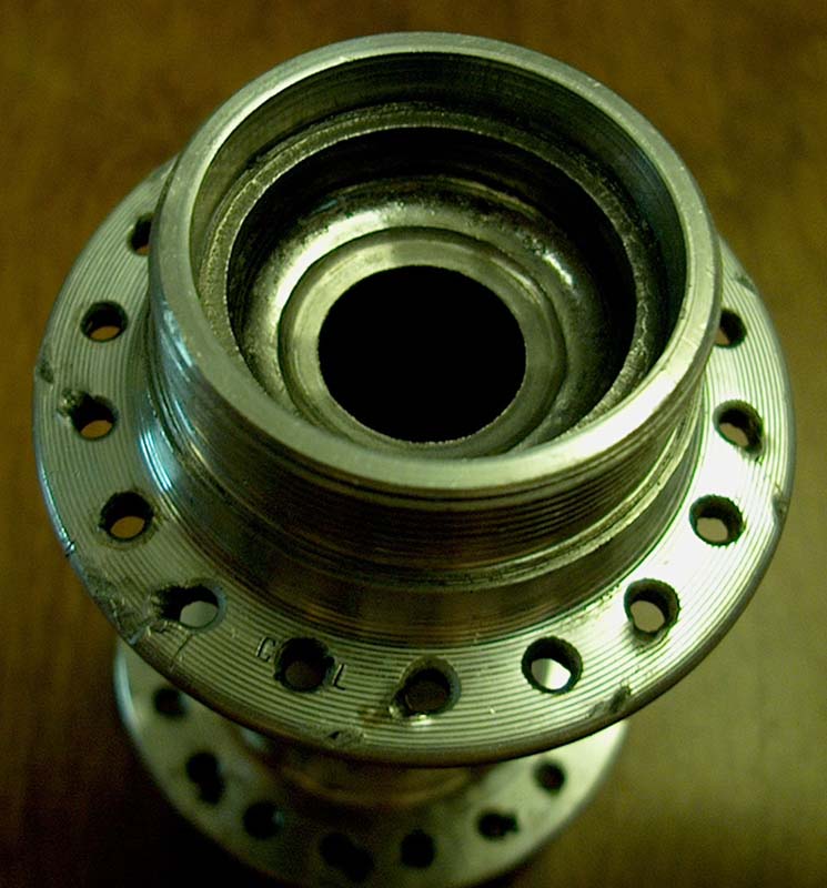 08 hub, right side, noflash